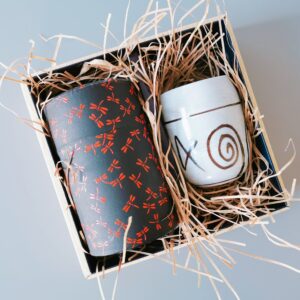 Maison de thé Burstea : coffret de thé à offrir comprenant un thé dans une jolie boite washi avec une tasse japonaise 