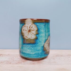 Maison Burstea : Tasse japonaise yunomi à offrir. Pourquoi ne pas offrir un joli accessoire pour la fête des mères ?