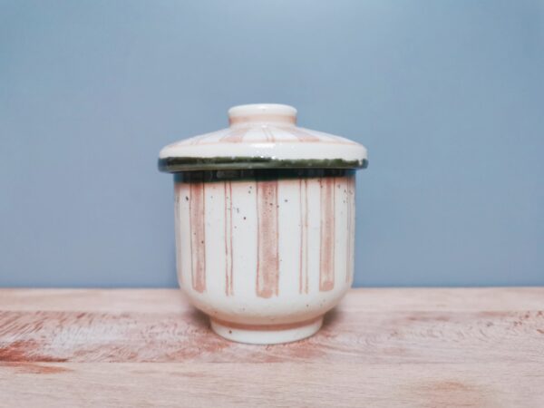 Maison Burstea : Tasse japonaise avec couvercle à offrir. Pourquoi ne pas offrir un joli accessoire pour la fête des mères ?