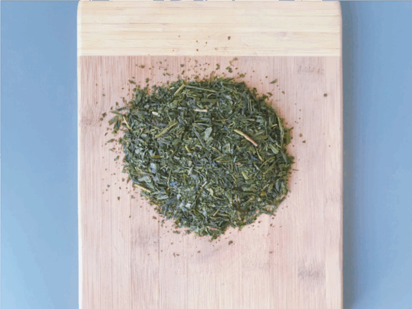 thé bancha de la maison de thé normande Burstea. Récolte d'automne 100% pure et naturelle. Thé biologique